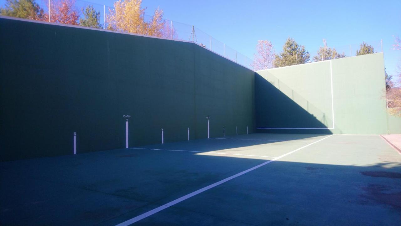 Las Margas. Golf. Bici. Esqui. Piscina. Sabinanigo Exterior photo